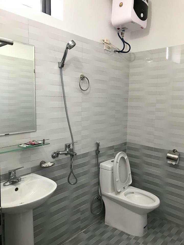 Nha Nghi Manh Binh Bed and Breakfast Hai Phong Exteriör bild